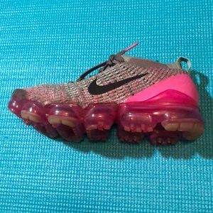 Pink and blue fly knit vapormax